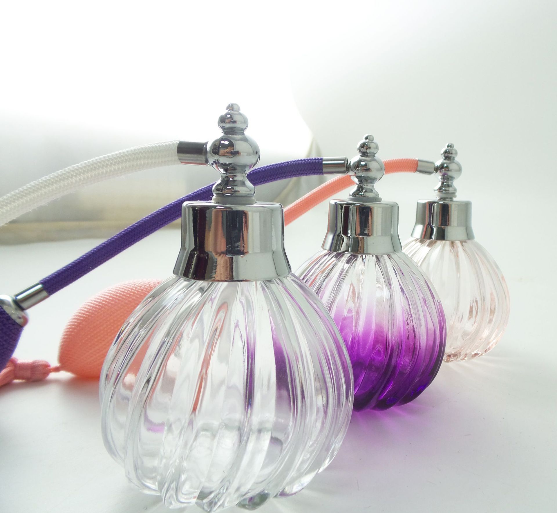 ปั๊มน้ำหอมแก้วเปล่ารีฟิลได้สไต - Vintage Collectible Perfume Bottles บทวิจารณ์และราคา
